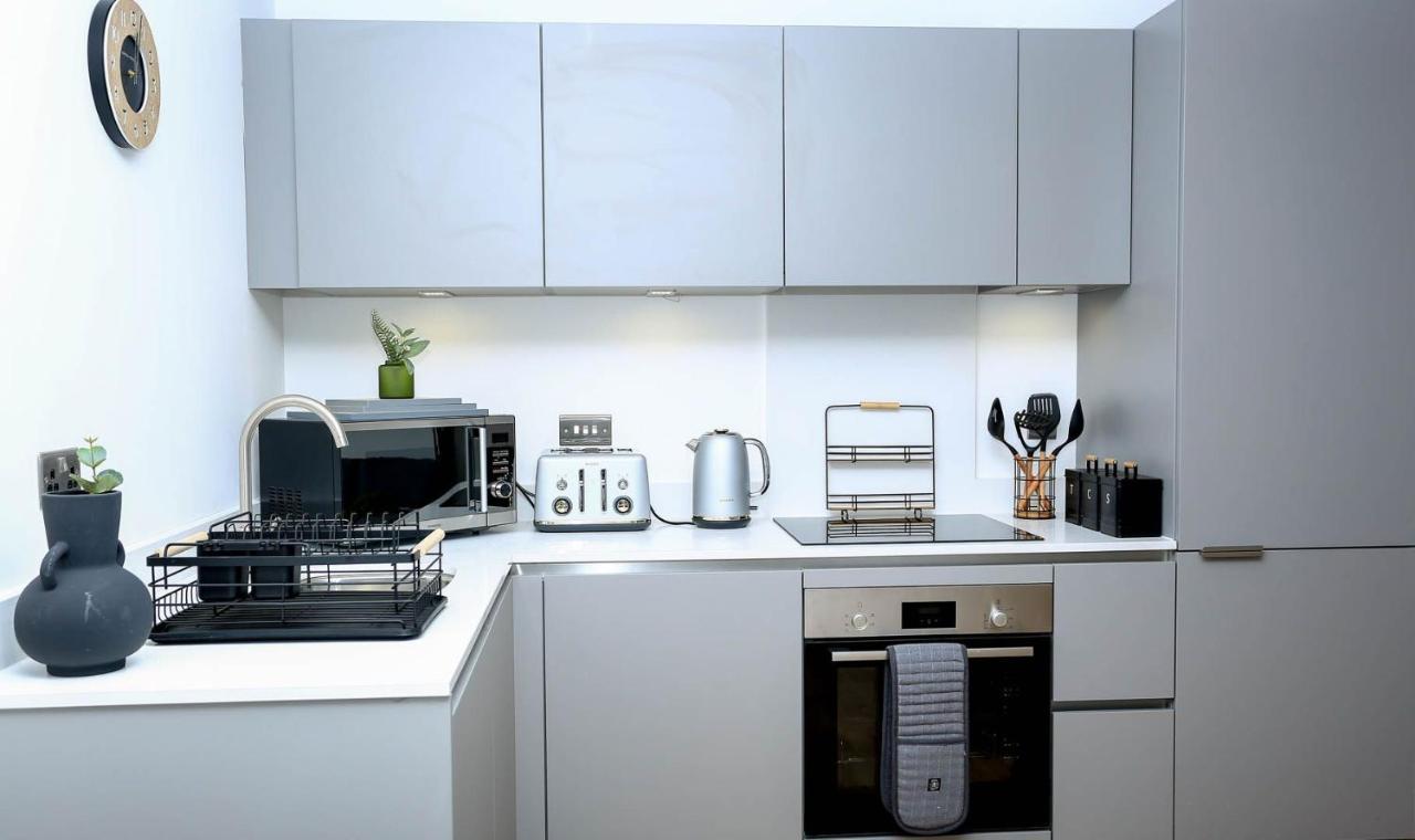 Snuggle Inn - Riverside Apartments - Views Over Looking London River Thames, Close To O2 Arena, London Excel, London City Airport, Thames Clipper- River Boat Service, Woolwich Ferry, Onsite Parking, Twin Room Option Available Exterior foto